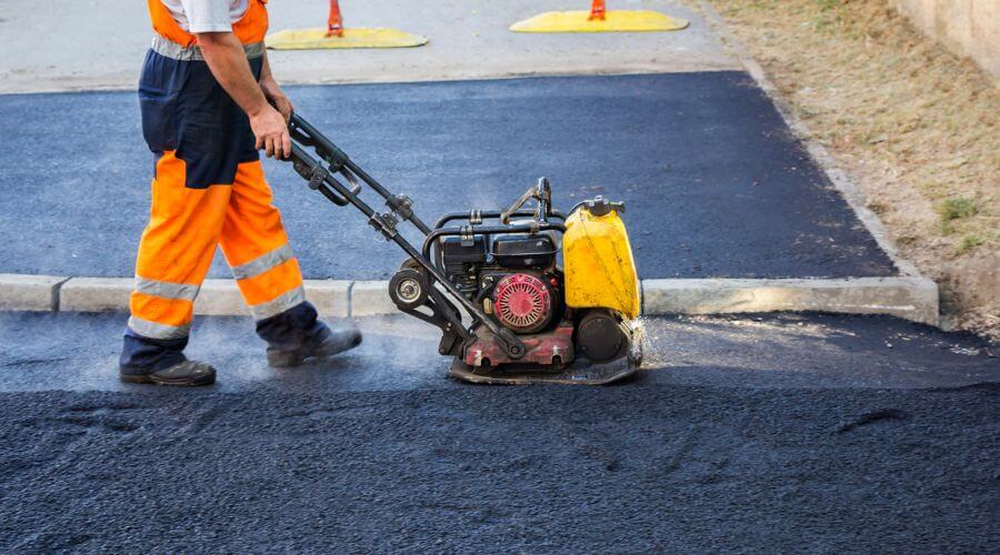 Professional gutter cleaning in Montrose, AL